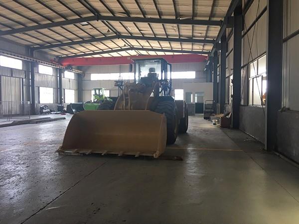 迷你電動裝載機后置前驅動橋的作用及組成部分